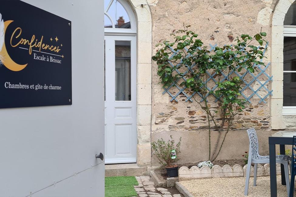 Confidences Escale A Brissac Bed & Breakfast Exterior photo