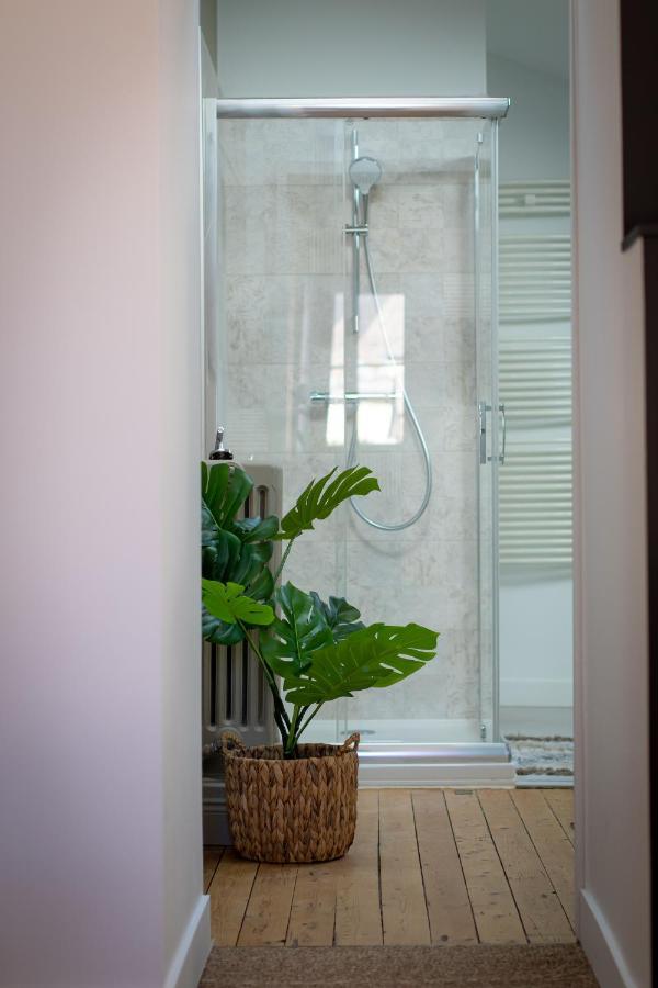 Confidences Escale A Brissac Bed & Breakfast Exterior photo