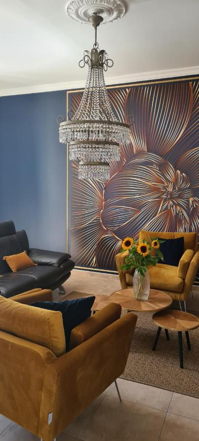 Confidences Escale A Brissac Bed & Breakfast Exterior photo