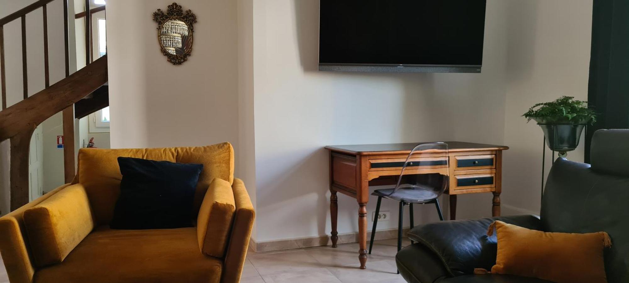 Confidences Escale A Brissac Bed & Breakfast Exterior photo